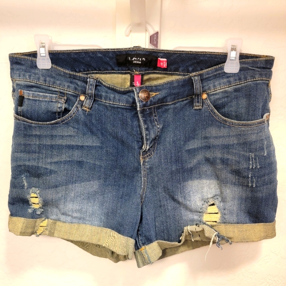 Torrid Denim Blue Jean Shorts - 18